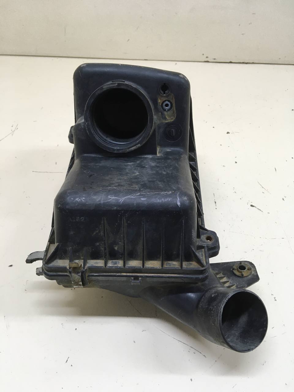 Корпус воздушного фильтра Kia Sephia 2001-2004