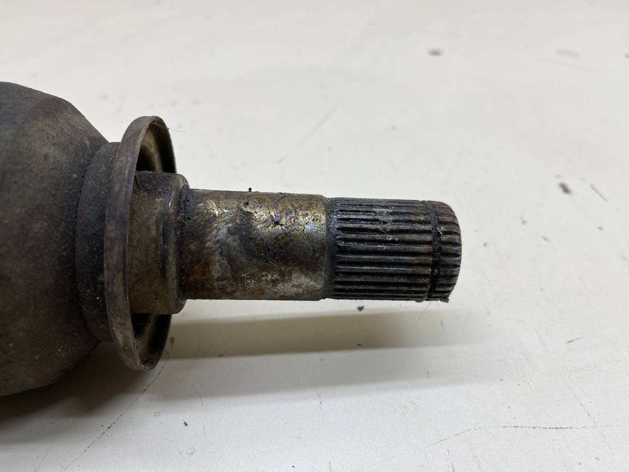 Полуось задняя левая Jaguar XF 2007-2015