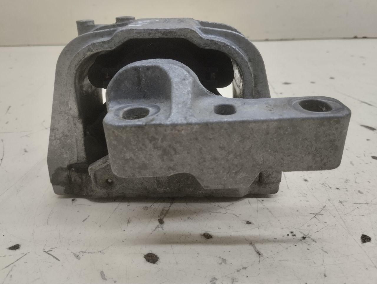 Опора двигателя правая Skoda Octavia (A5 1Z-) 2004-2013 Опора двигателя правая Skoda Octavia (A5 1Z-) 2004-2013
