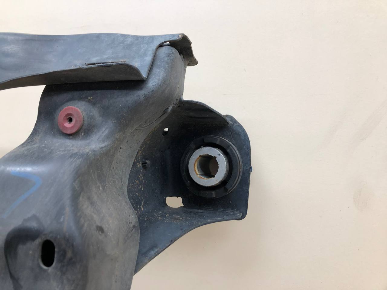 Балка подмоторная Volvo V60 2010-2013