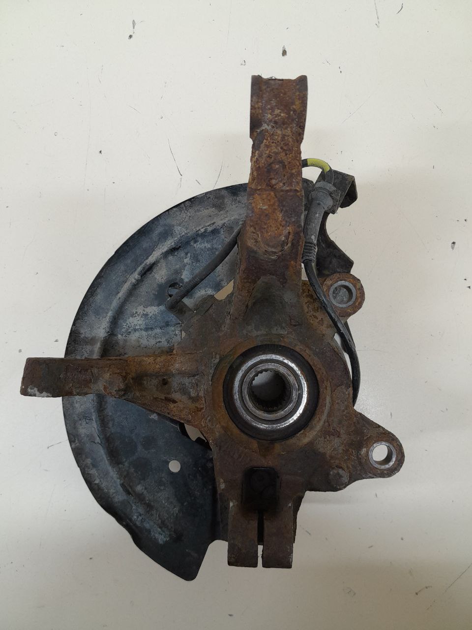 Кулак поворотный передний левый Renault Logan (2) 2014>