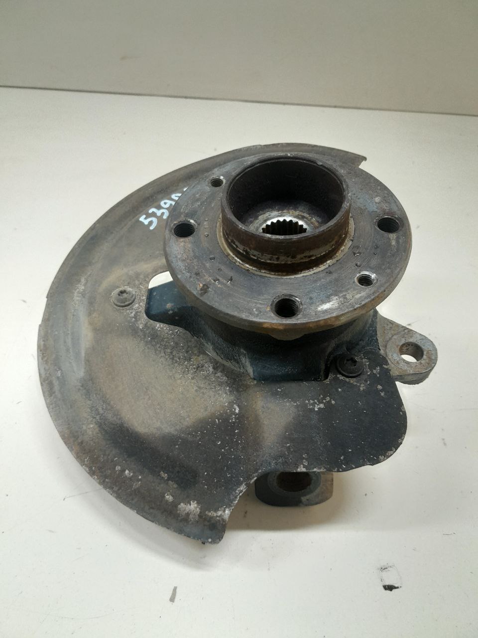 Кулак поворотный передний правый Lada Vesta 2015>