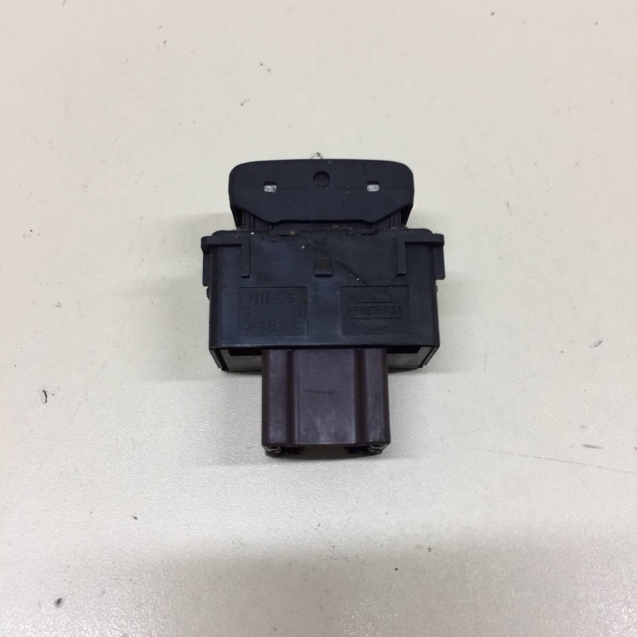 Кнопка обогрева сидений Nissan Note (E11) 2006-2013 Кнопка обогрева сидений Nissan Note (E11) 2006-2013