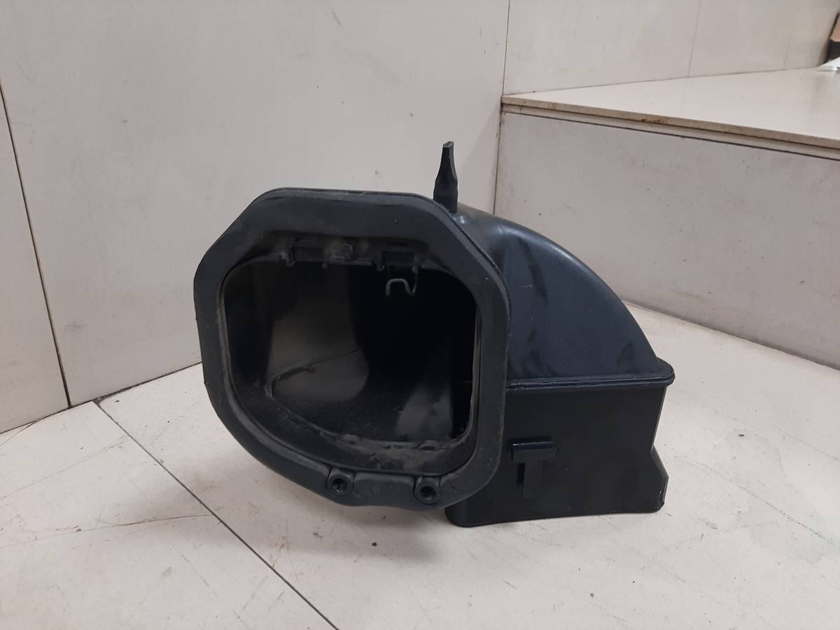 Воздухозаборник (внутри) Volkswagen Touareg (7L) 2002-2010