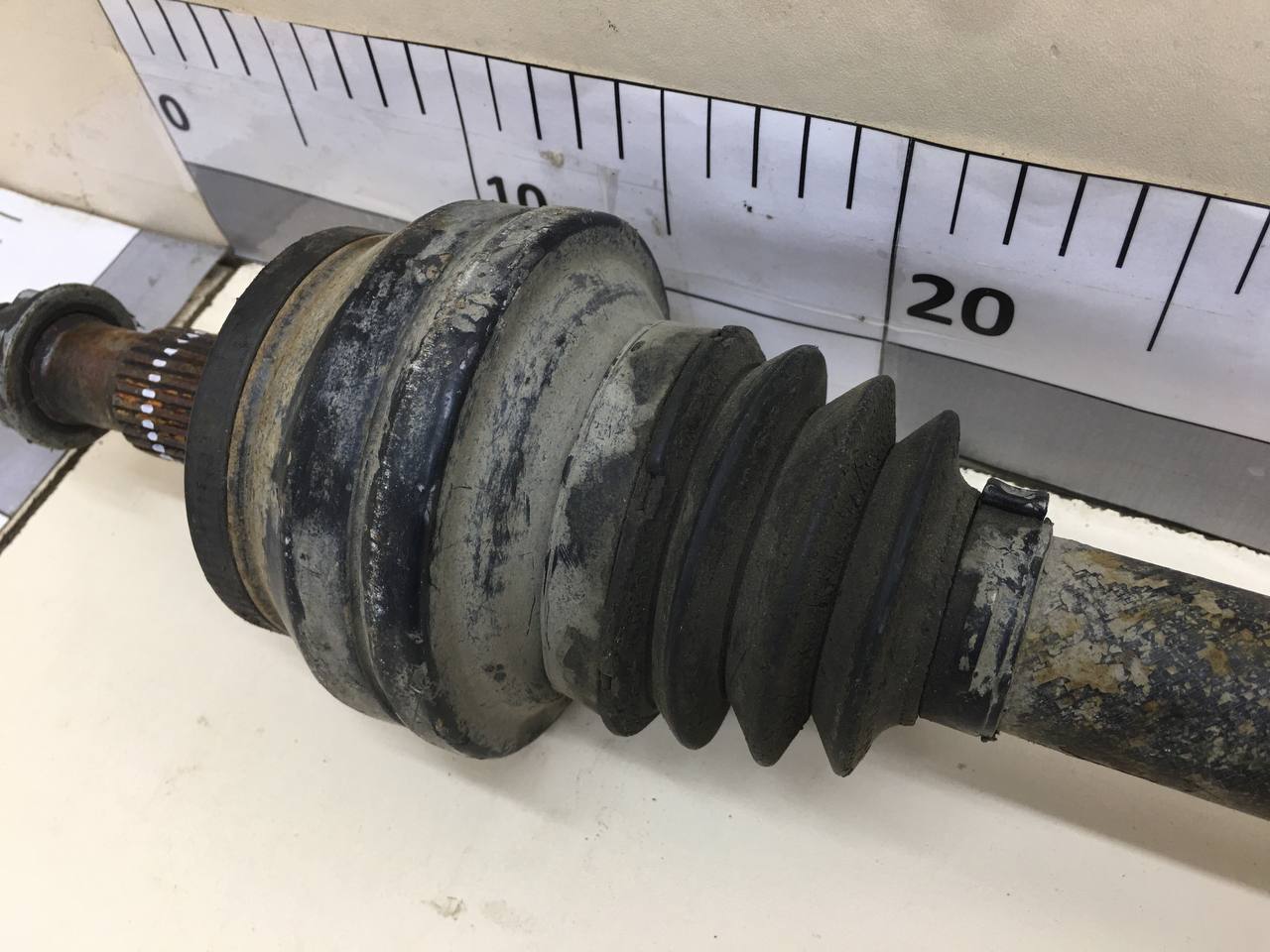 Полуось задняя левая Mercedes-Benz S-Class (W221) 2005-2013