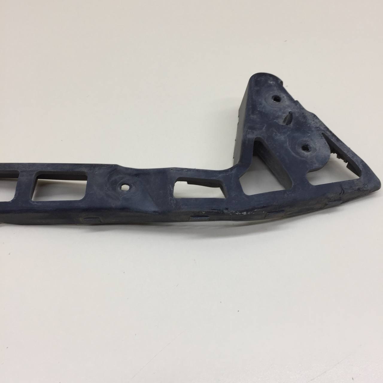 Кронштейн заднего бампера правый Ford Mondeo 4 2007-2015