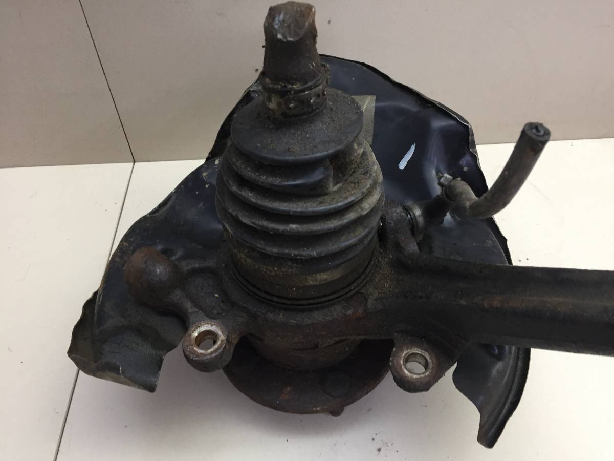 Кулак поворотный передний правый Toyota Crown (S150) 1995-2001