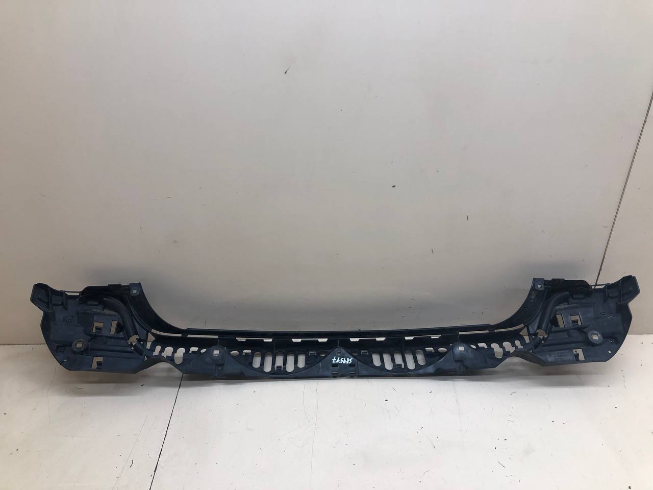 Кронштейн заднего бампера BMW 7-Series F01,F02  2008-2015