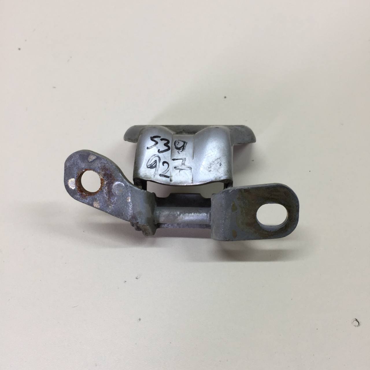 Петля двери задней правой нижняя Kia Spectra (SD) 2004-2011