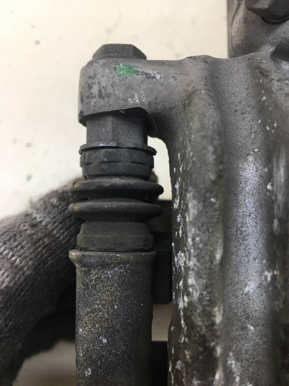 Суппорт задний левый Volkswagen Jetta (A6) 2010-2019