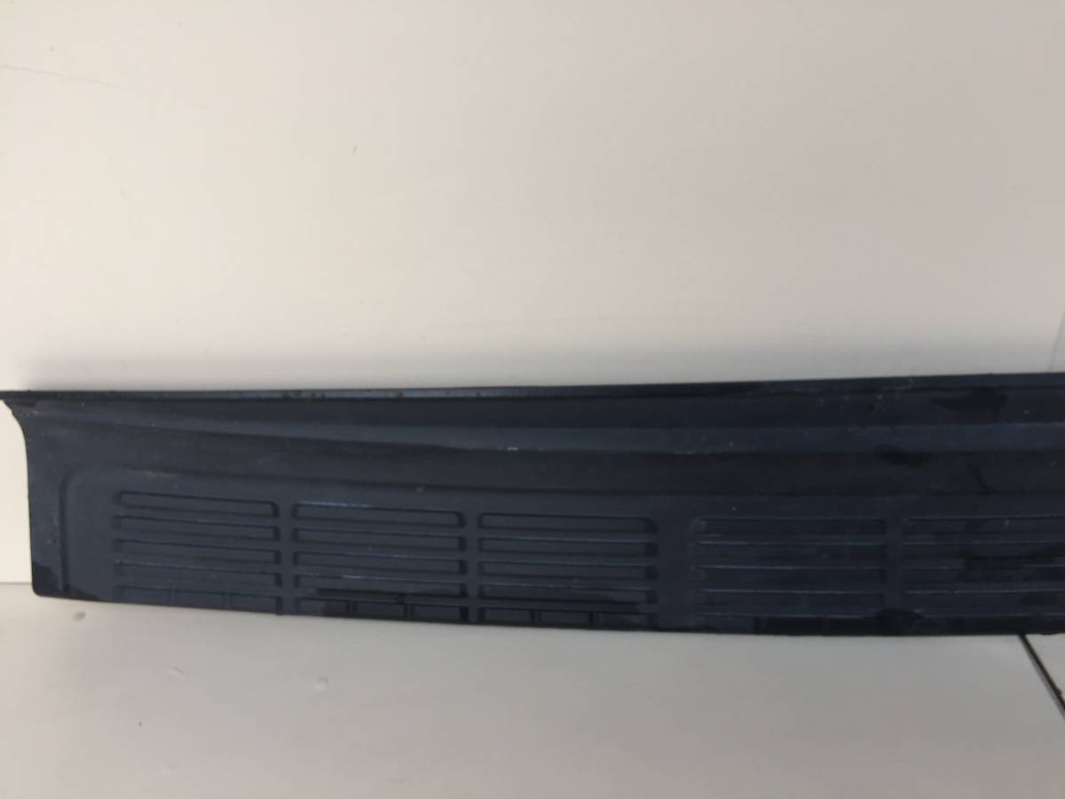 Накладка заднего бампера Toyota Land Cruiser (J200) 2007-2015