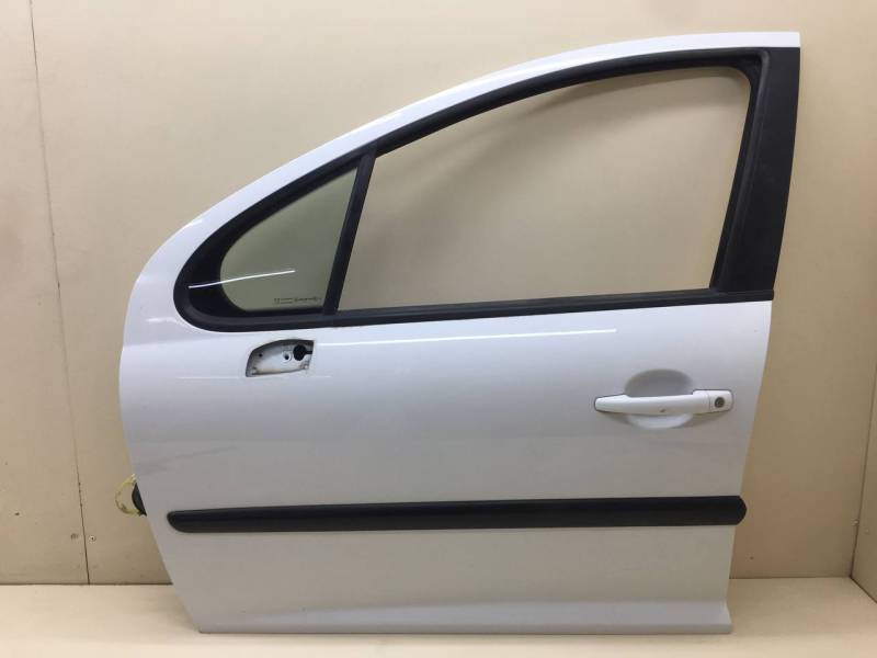 Дверь передняя левая Peugeot 207 2006-2013