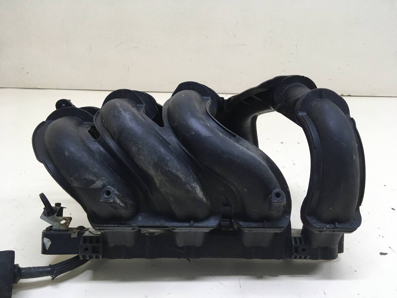 Коллектор впускной Ford Focus 2 (DB) 2008-2011 Коллектор впускной Ford Focus 2 (DB) 2008-2011