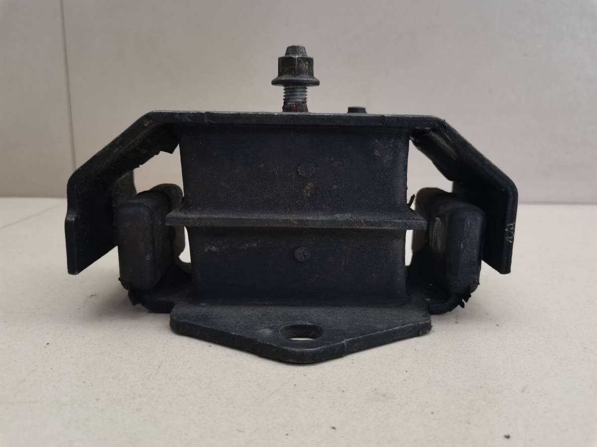 Опора двигателя левая Mitsubishi Pajero (Montero Mini) 1998-2003