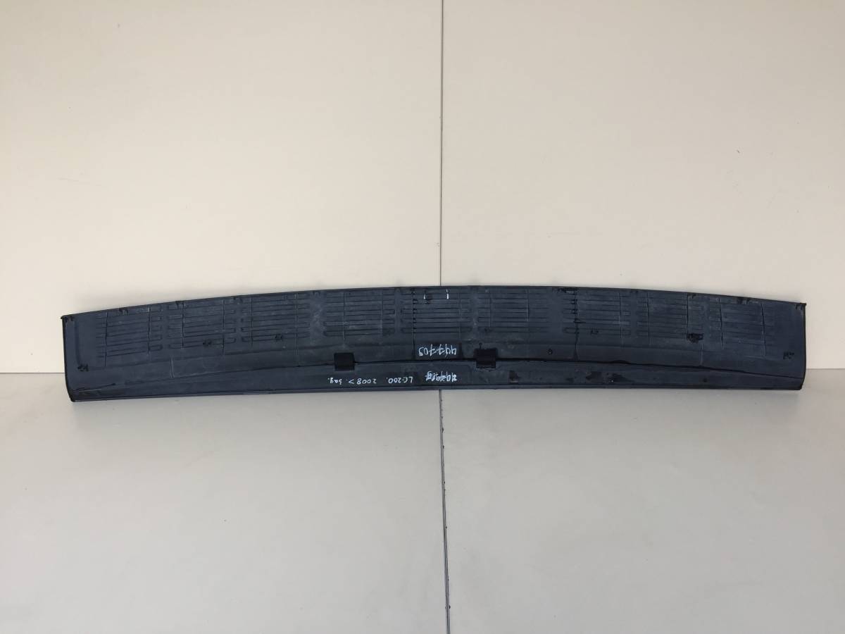Накладка заднего бампера Toyota Land Cruiser (J200) 2007-2015