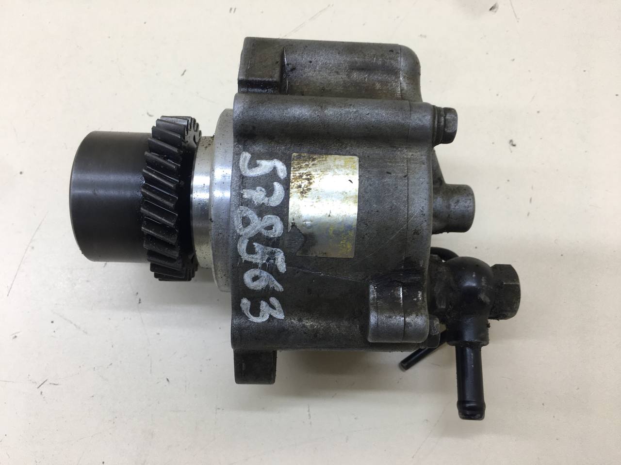 Насос вакуумный Toyota Hilux (AN10,AN20,AN30) 2011-2015 Насос вакуумный Toyota Hilux (AN10,AN20,AN30) 2011-2015