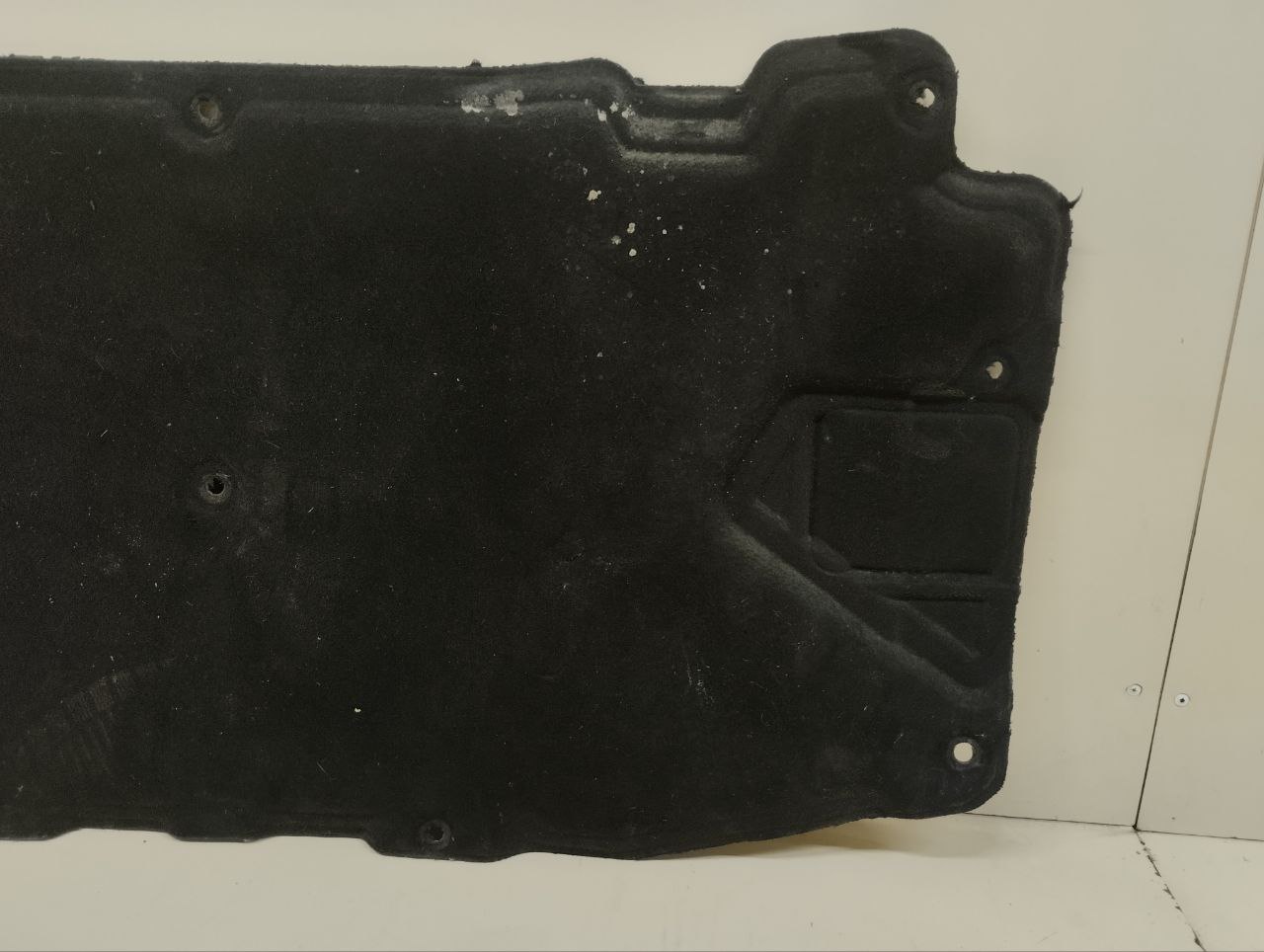 Шумоизоляция капота Nissan Almera (N16) 2000-2006 Шумоизоляция капота Nissan Almera (N16) 2000-2006