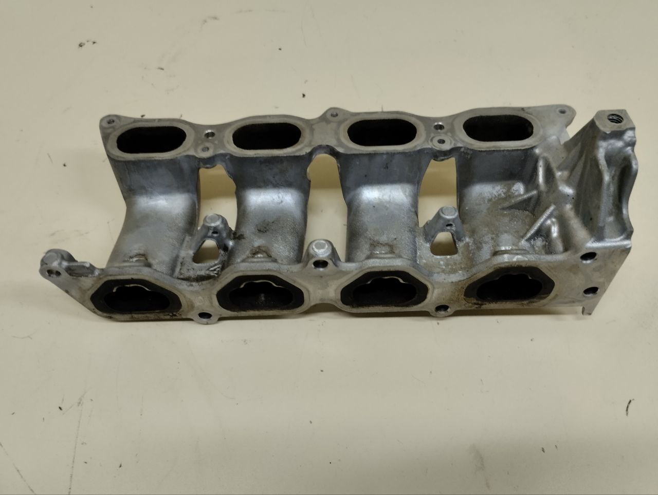 Коллектор впускной Renault Duster (HSA, HSM) 2012> Коллектор впускной Renault Duster (HSA, HSM) 2012>