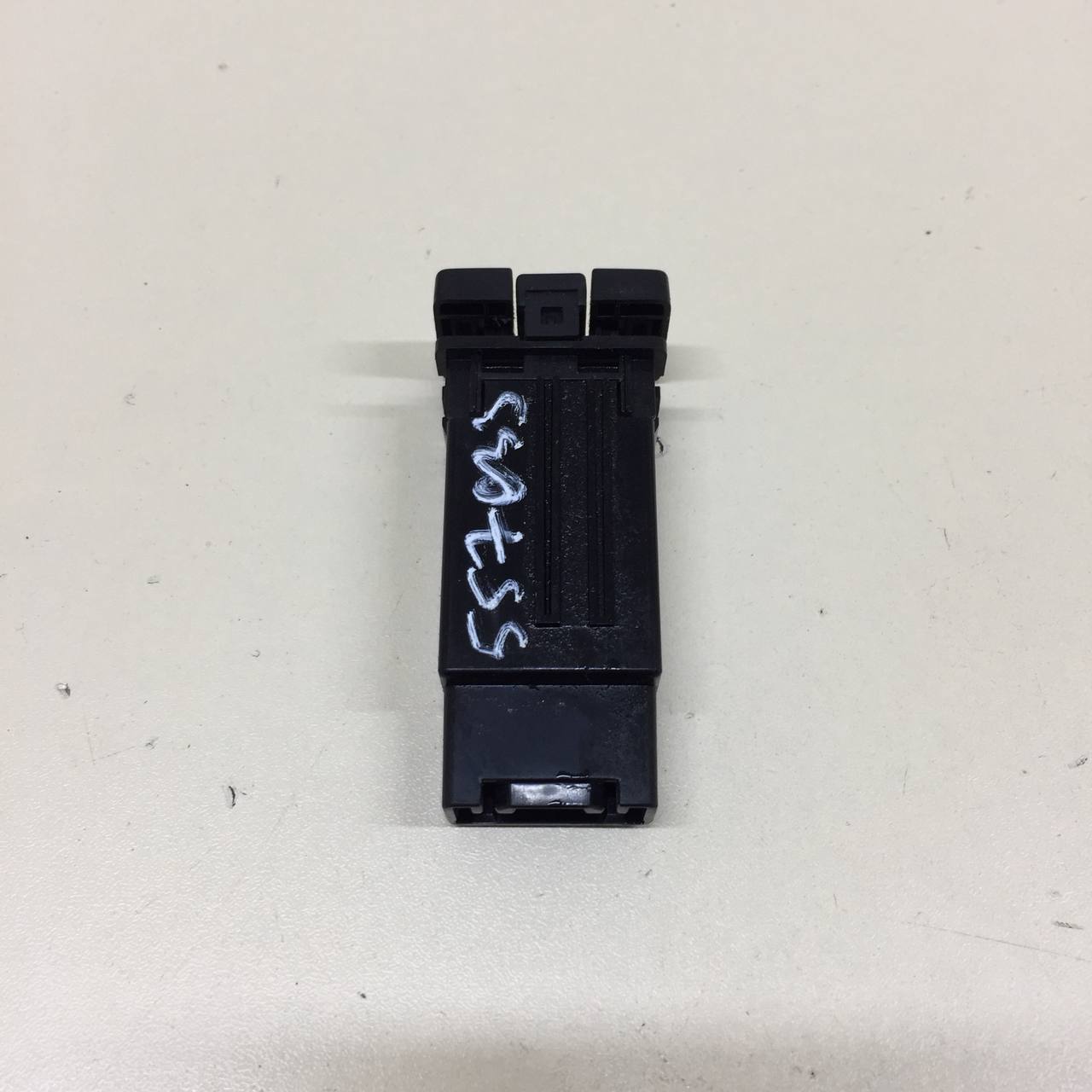 Кнопка обогрева сидений Toyota Rav 4 (A30) 2006-2013 Кнопка обогрева сидений Toyota Rav 4 (A30) 2006-2013