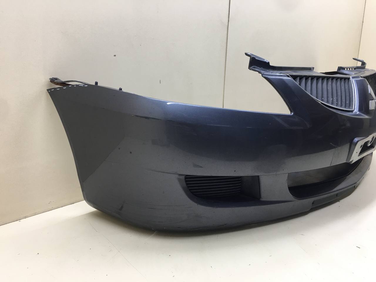 Бампер передний Mitsubishi Lancer 9  (CS/Classic) 2000-2011