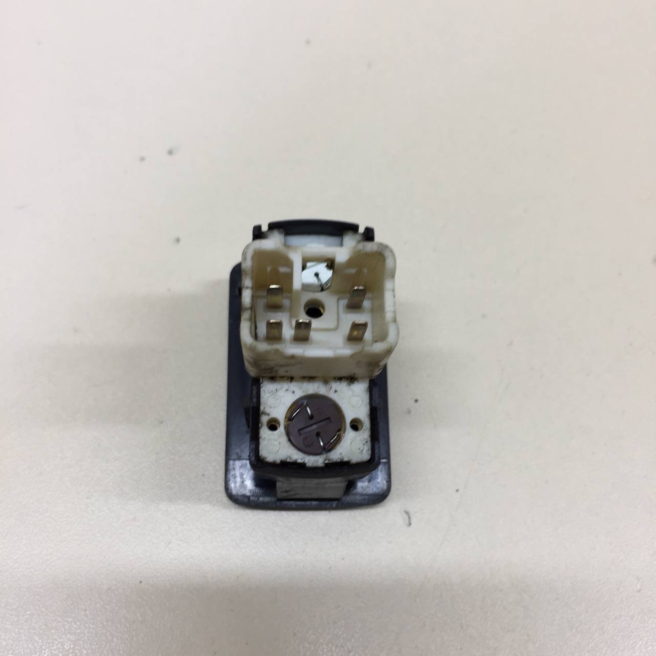 Кнопка обогрева сидений Mazda CX-7 (ER) 2006-2012