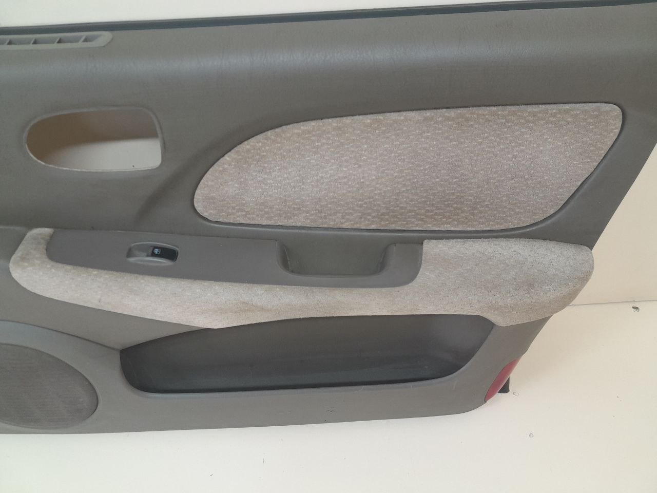 Обшивка двери передней правой Hyundai Sonata 4 (EF,Tagaz) 2001-2012