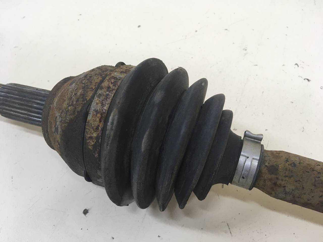 Полуось передняя правая Ford Fusion (JU) 2002-2012 Полуось передняя правая Ford Fusion (JU) 2002-2012