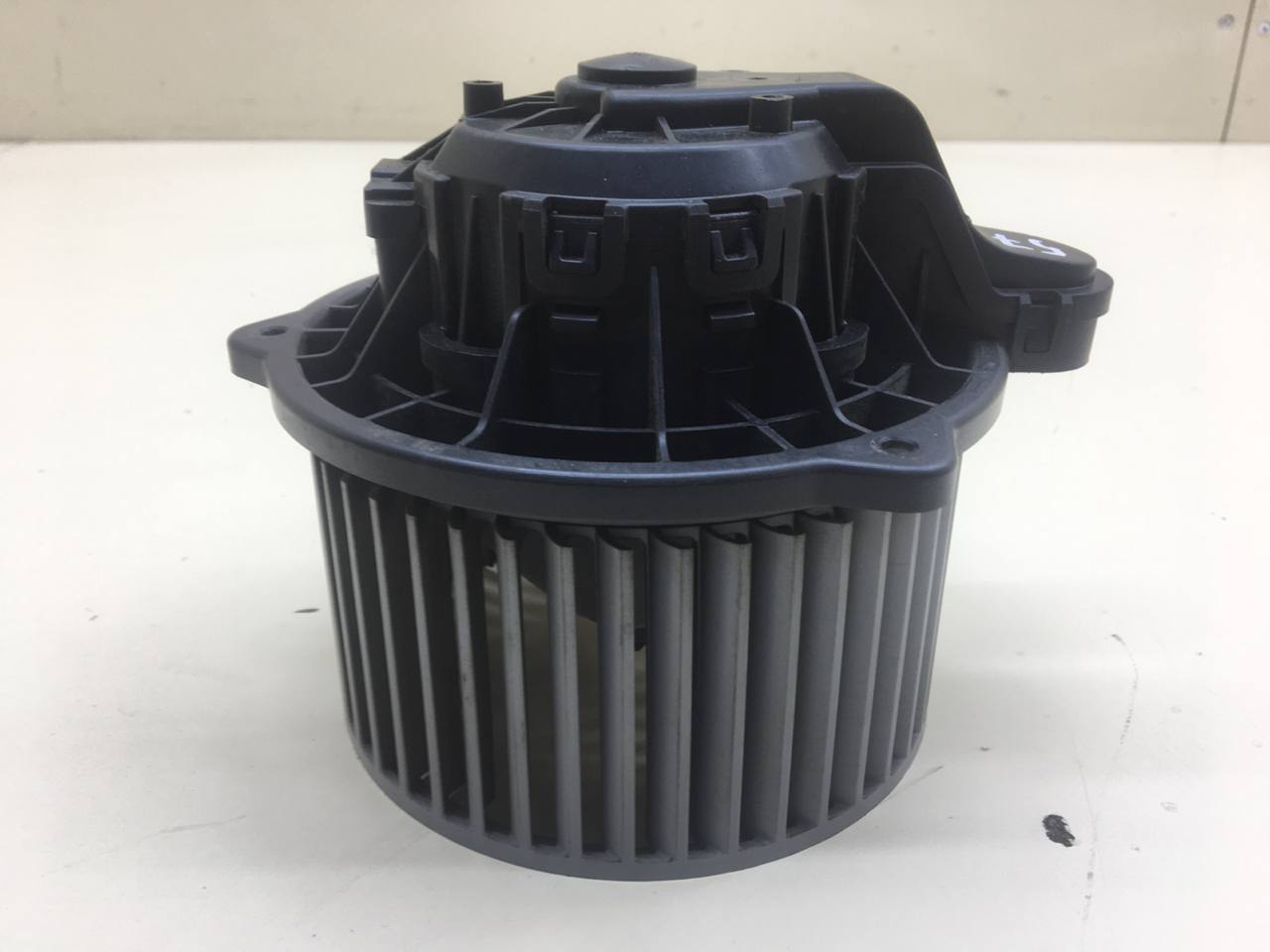 Моторчик отопителя Lada Granta 2011>