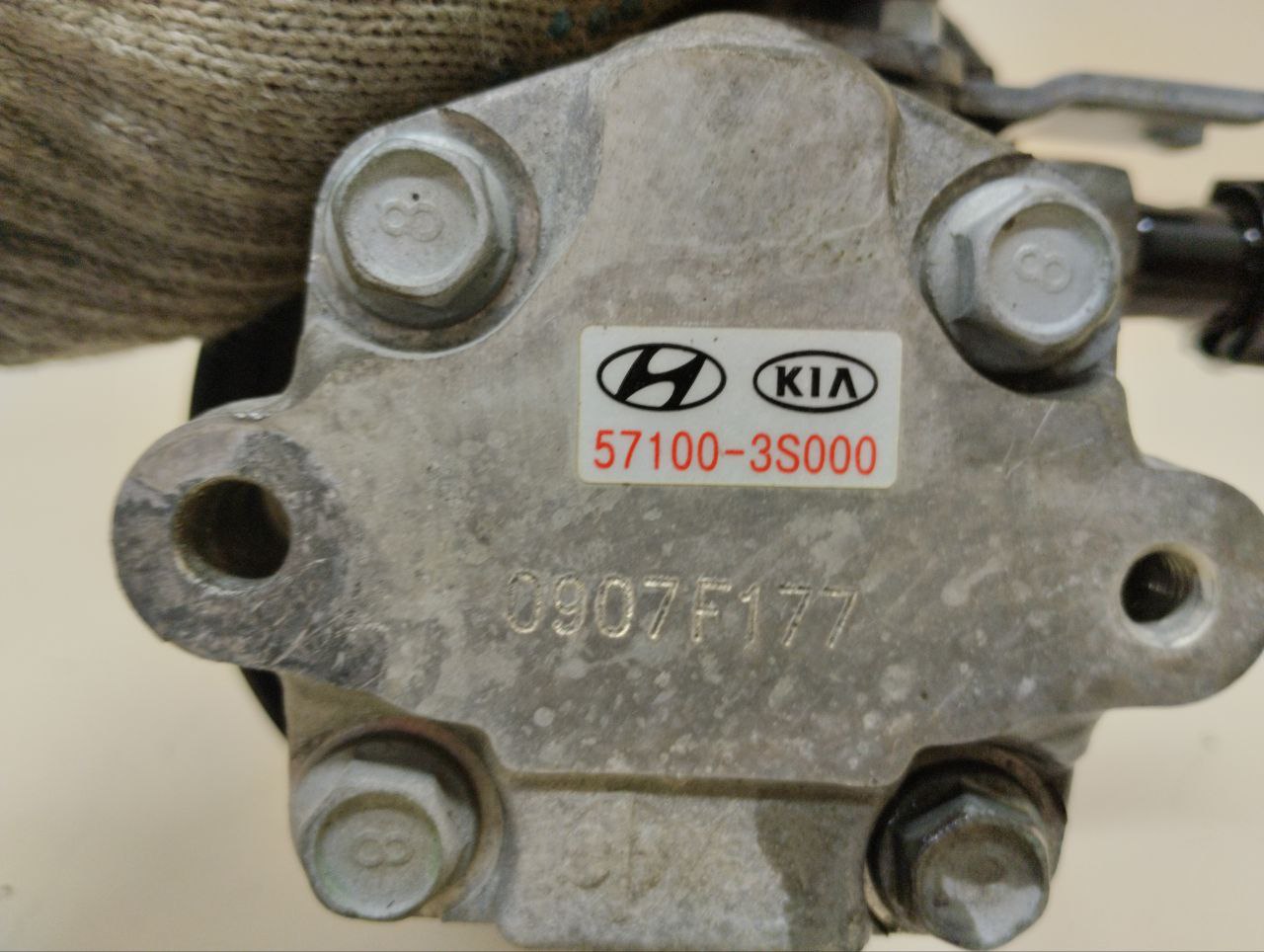 Насос гидроусилителя (электрогидроусилитель, ЭГУР) Hyundai Sonata 6 (YF) 2010-2014