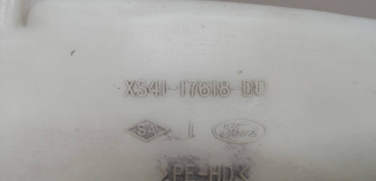 Бачок омывателя лобового стекла Ford Focus 1 1998-2004 Бачок омывателя лобового стекла Ford Focus 1 1998-2004