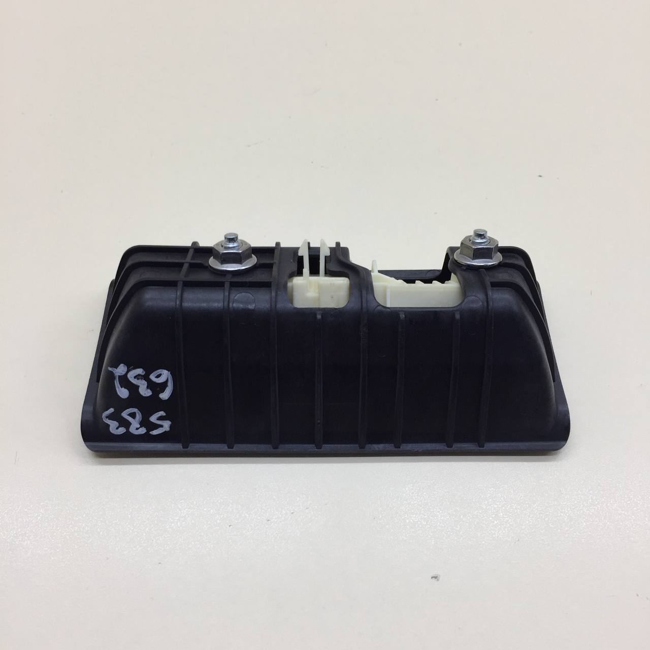 Кнопка открывания багажника Volkswagen Jetta (A6) 2010-2019 Кнопка открывания багажника Volkswagen Jetta (A6) 2010-2019