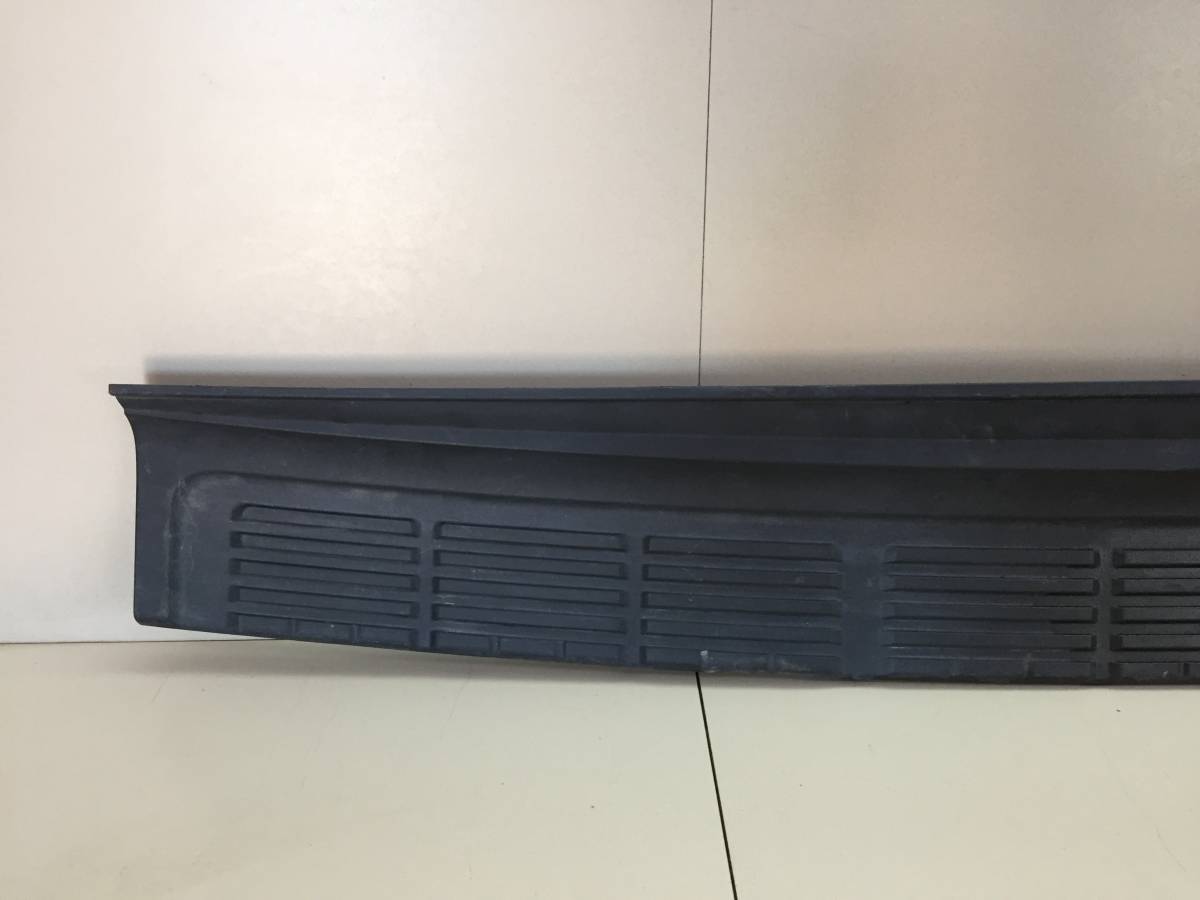 Накладка заднего бампера Toyota Land Cruiser (J200) 2007-2015