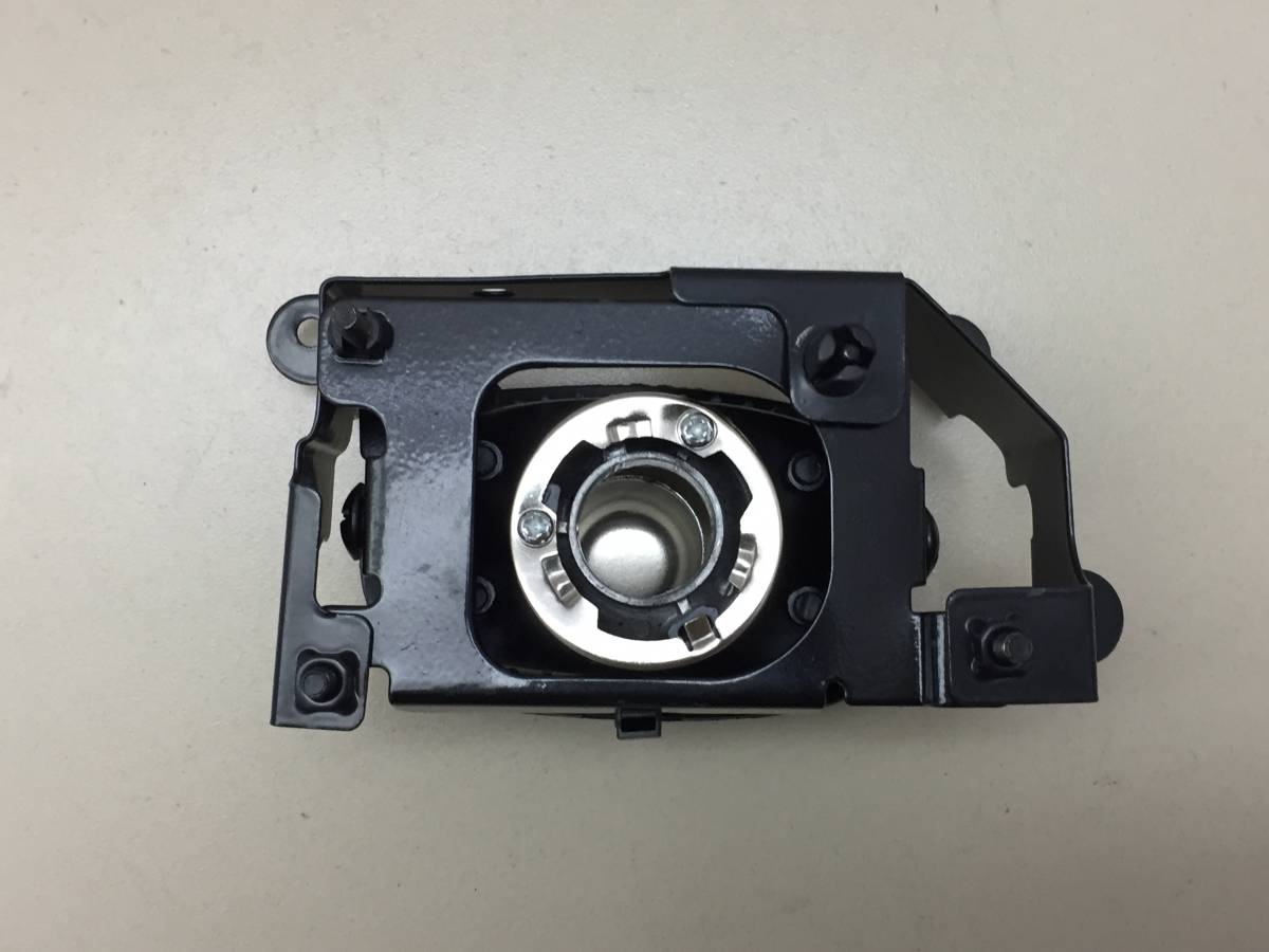 Фара противотуманная правая Mitsubishi Outlander (CU) 2001-2008