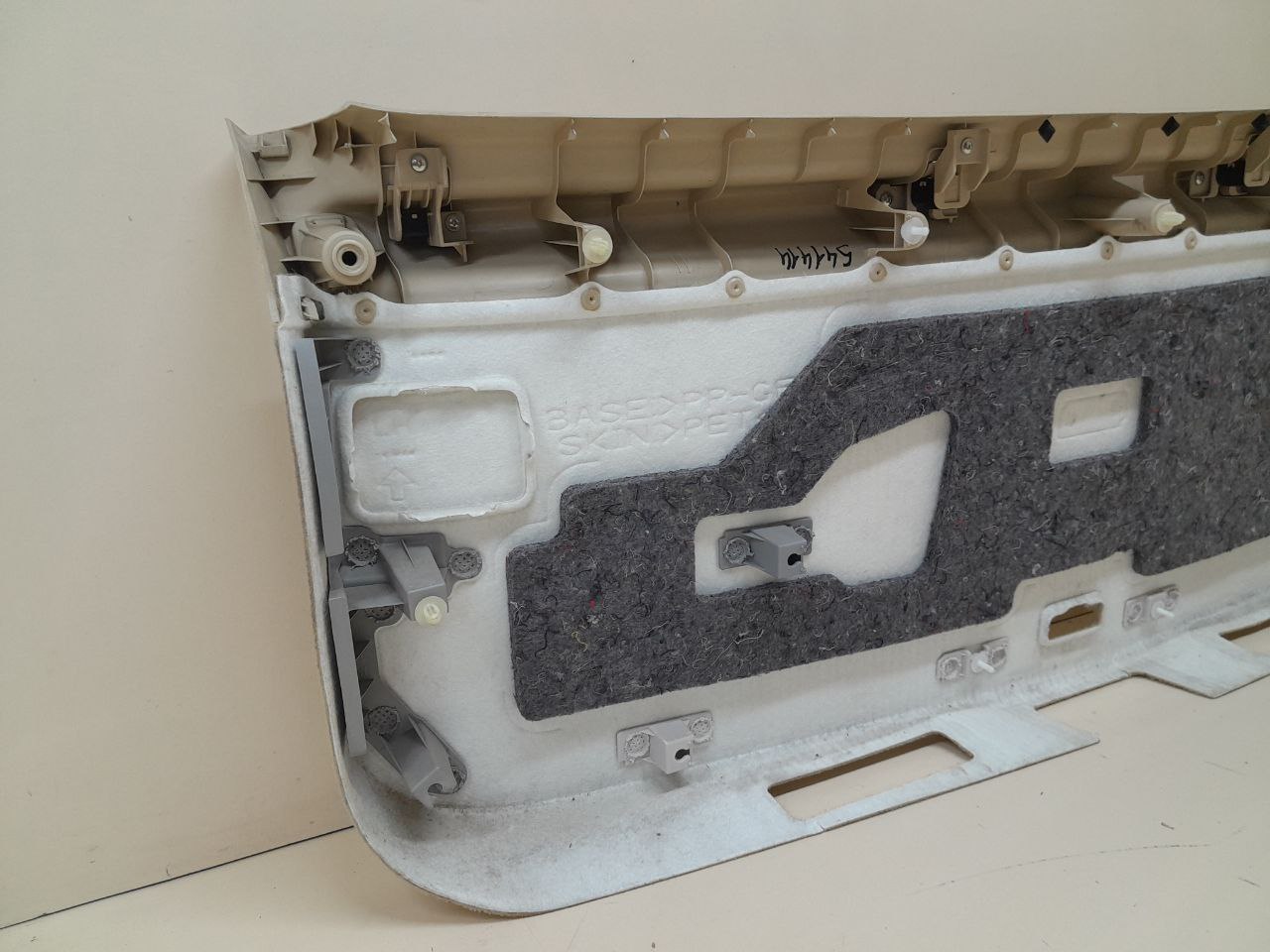 Обшивка двери багажника Lexus RX 350 /450h (XL10) 2009-2015 Обшивка двери багажника Lexus RX 350 /450h (XL10) 2009-2015
