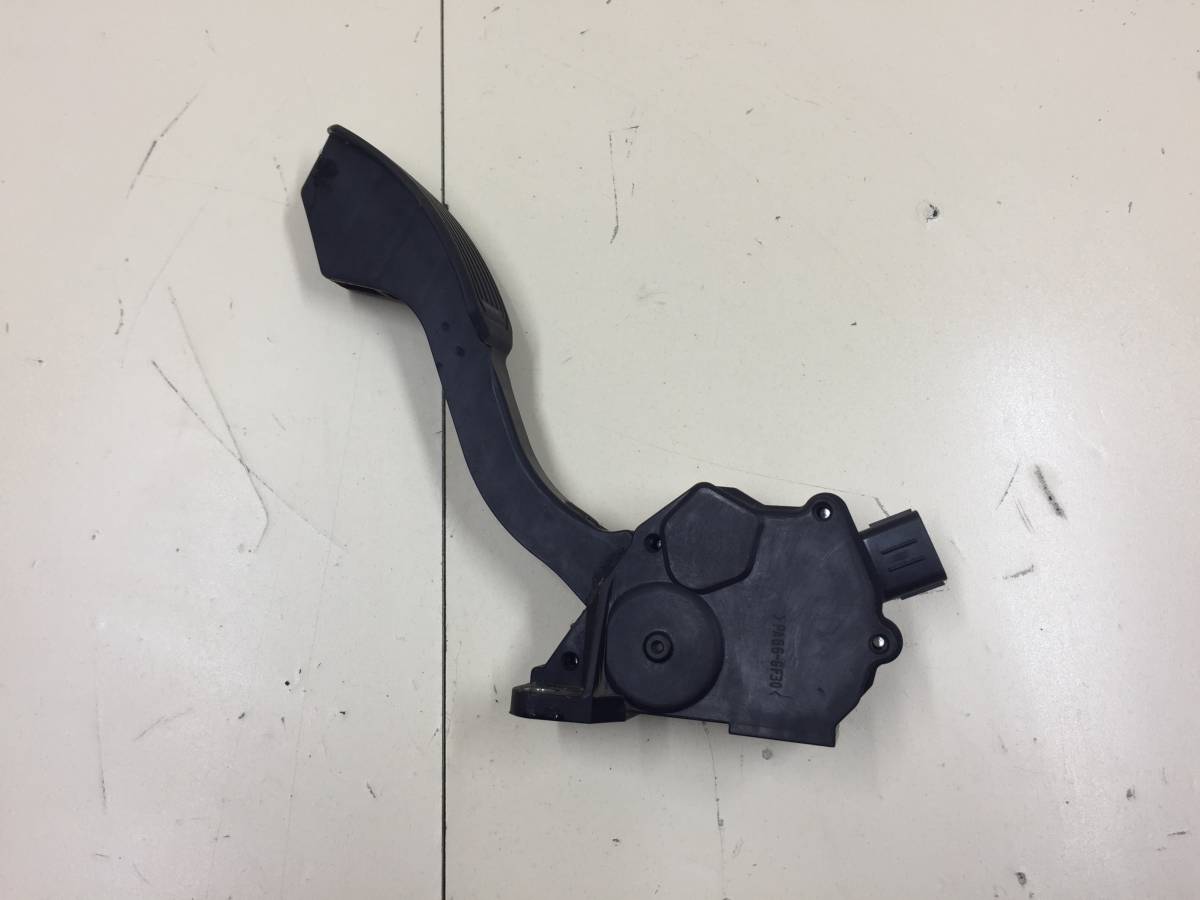 Педаль газа Toyota Corolla E150 2006-2013