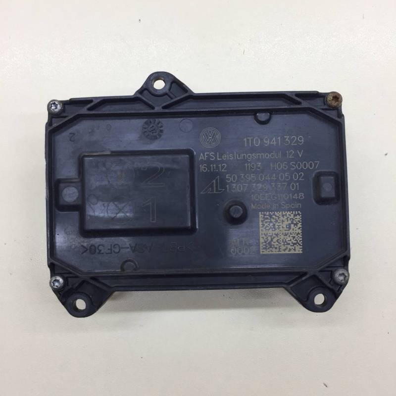 Блок ксеноновой лампы Volkswagen Passat CC 2008-2017