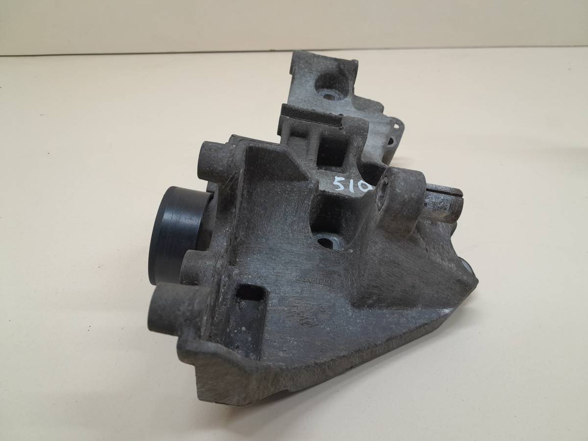 Кронштейн генератора Renault Duster (HSA, HSM) 2012> Кронштейн генератора Renault Duster (HSA, HSM) 2012>