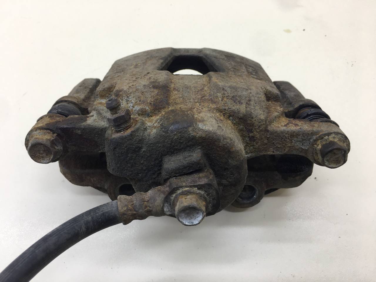 Суппорт передний левый ZAZ Chance 2009-2014