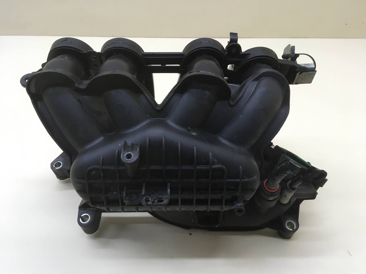 Коллектор впускной Ford Focus 3 2011> Коллектор впускной Ford Focus 3 2011>