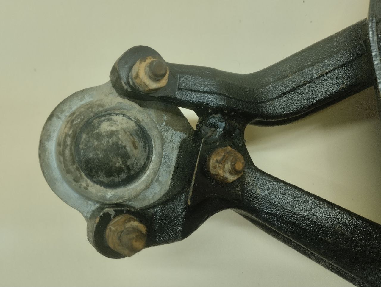 Рычаг передний нижний левый Chevrolet Niva 2009-2020