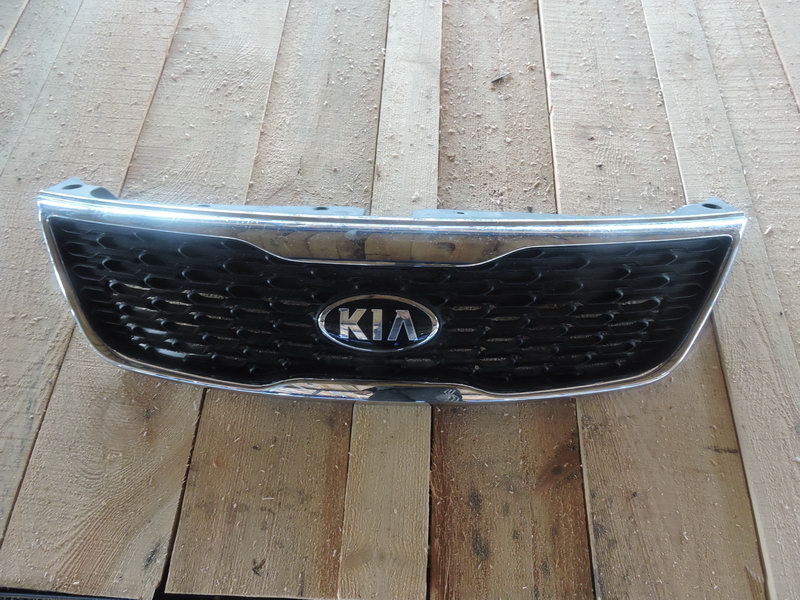 Решетка радиатора Kia Sorento (XM) 2009-2021