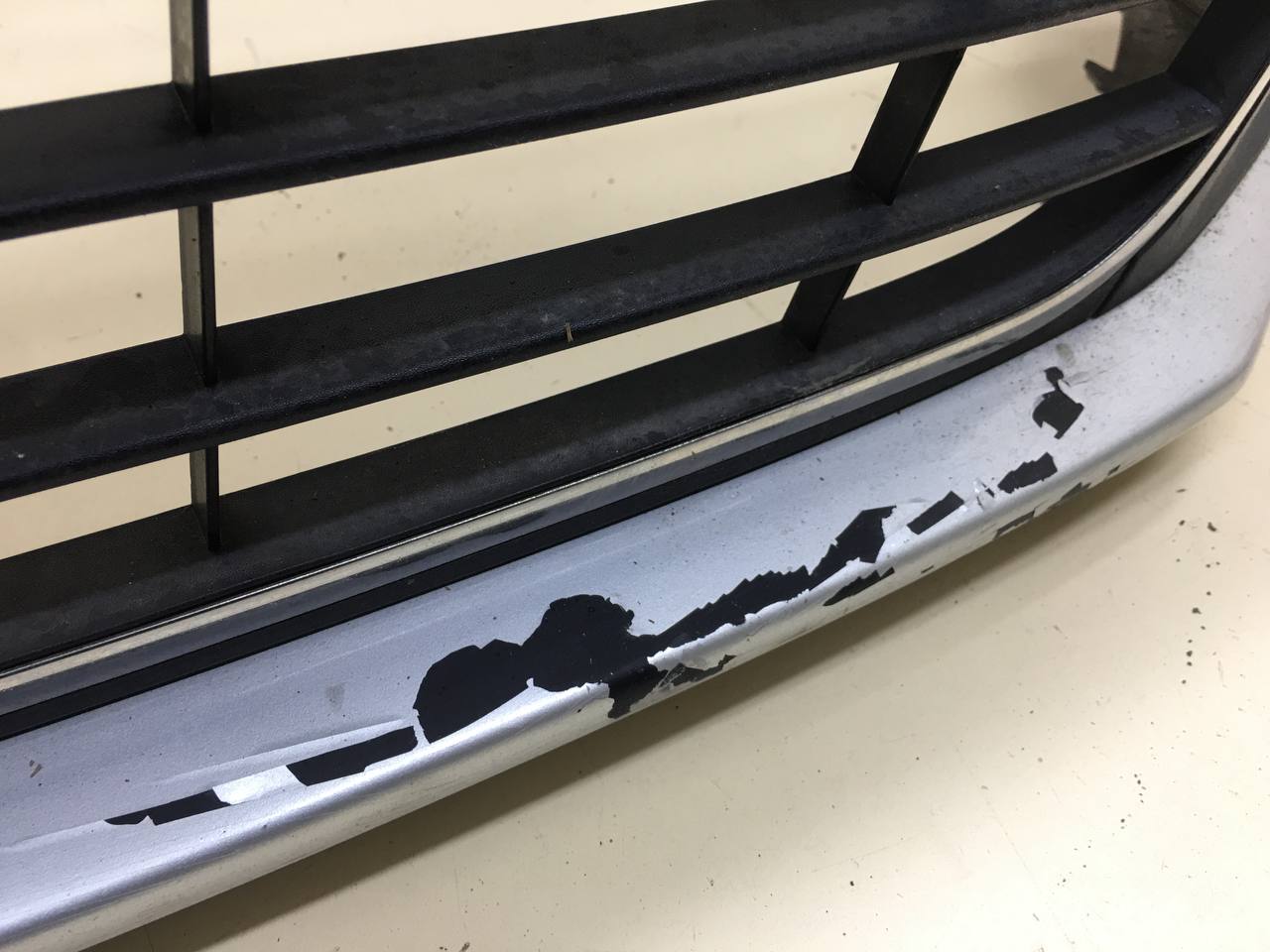 Бампер передний Volkswagen Sharan (7N) 2010-2015 Бампер передний Volkswagen Sharan (7N) 2010-2015