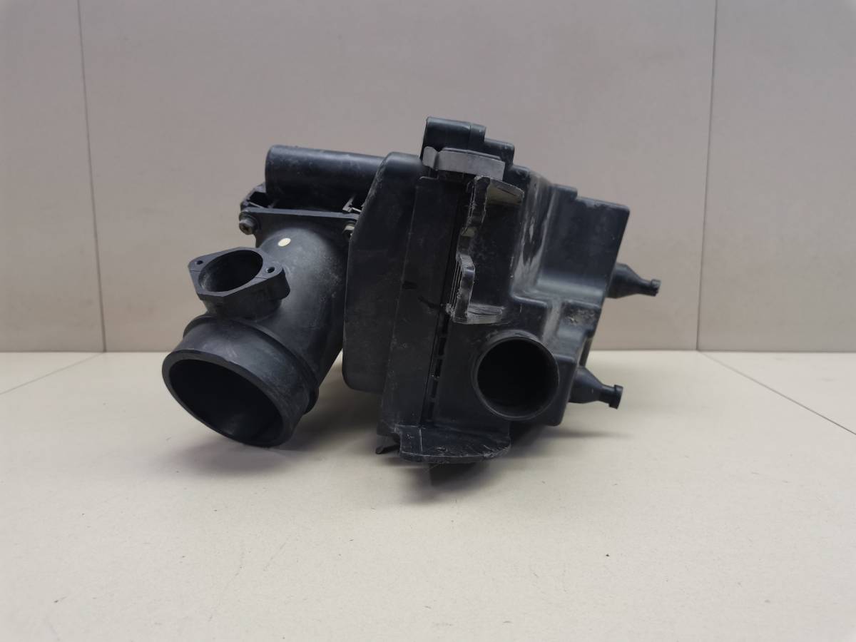 Корпус воздушного фильтра Nissan Almera (N15) 1995-2000 Корпус воздушного фильтра Nissan Almera (N15) 1995-2000