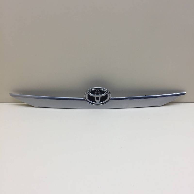 Накладка крышки багажника Toyota Camry (V50) 2011-2017