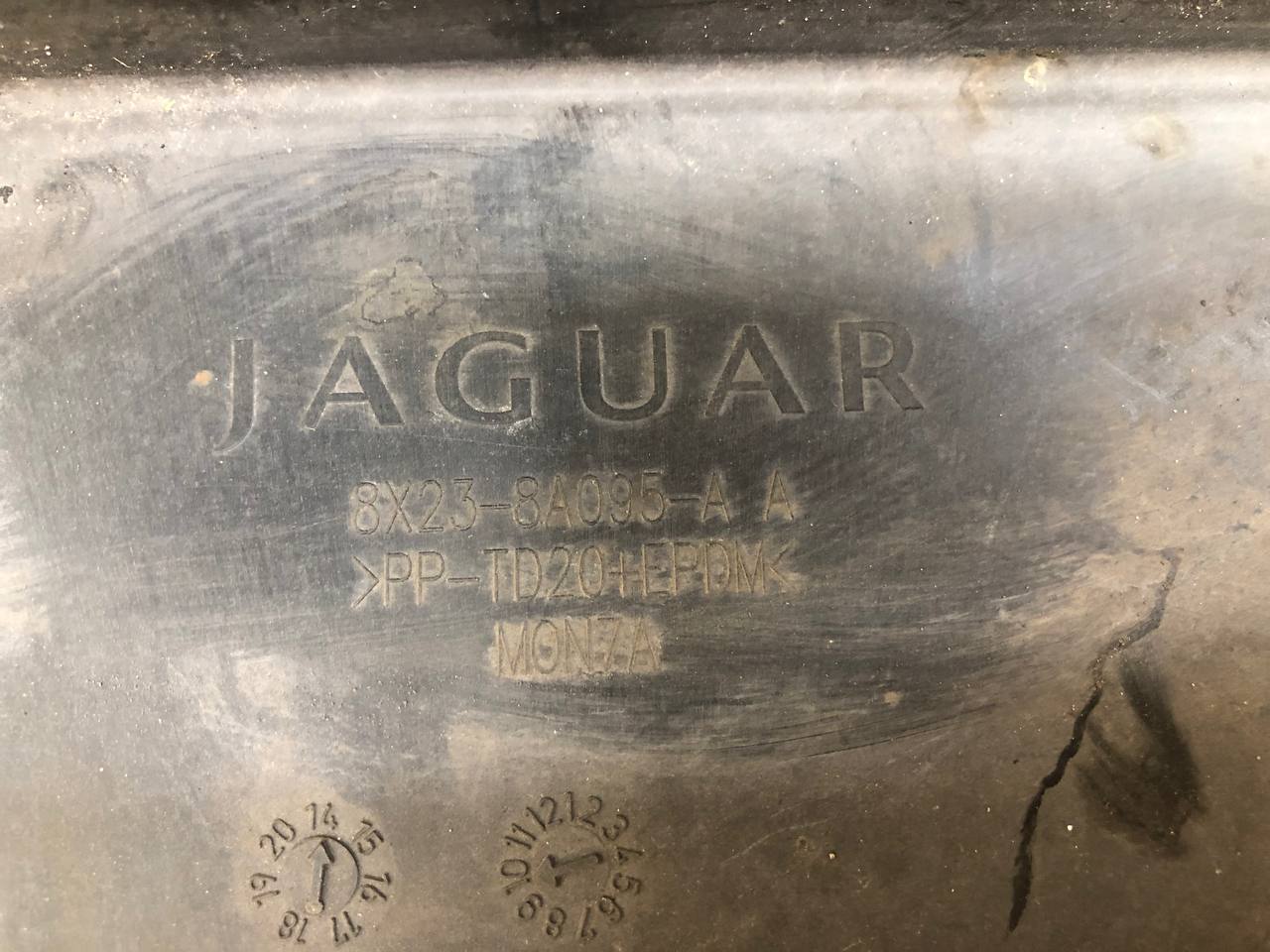 Воздуховод радиатора Jaguar XF 2007-2015