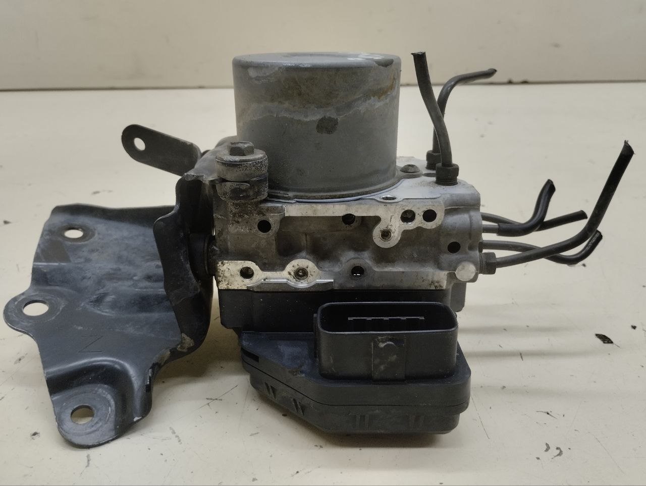 Блок ABS (насос) Toyota Rav 4 (A30) 2006-2013