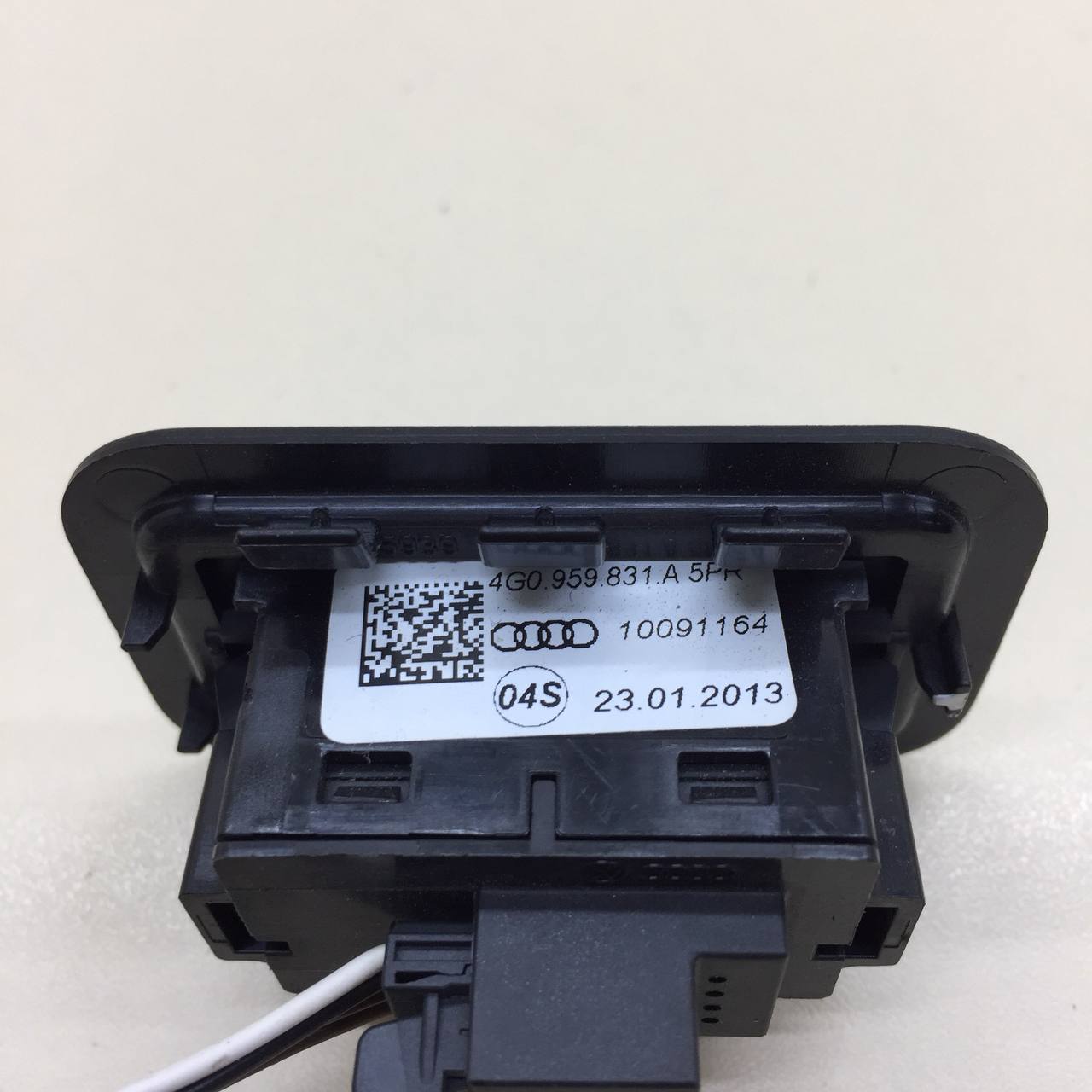 Кнопка открывания багажника Audi A4 (B8) 2007-2011