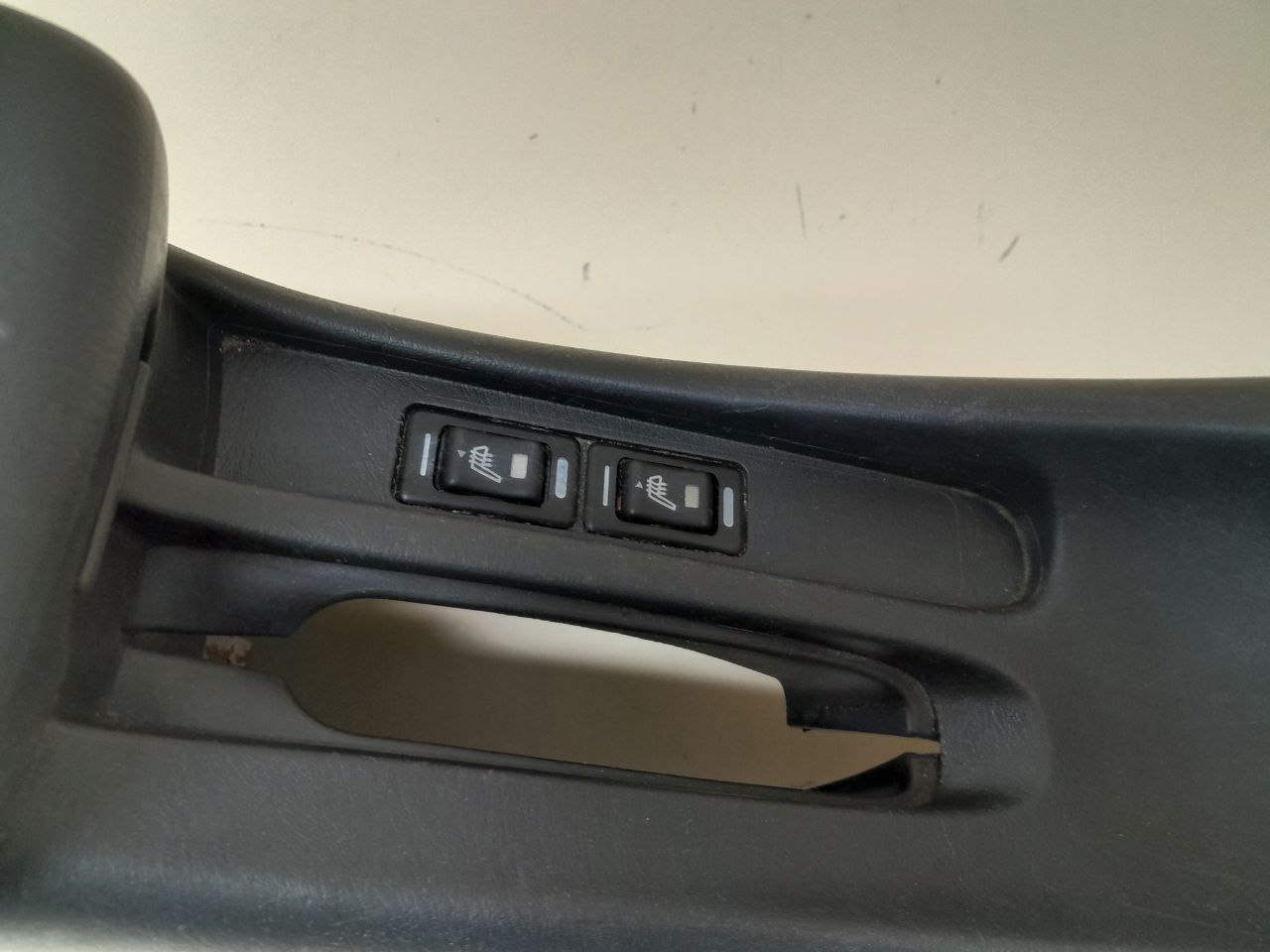 Консоль центральная Nissan Almera (N16) 2000-2006 Консоль центральная Nissan Almera (N16) 2000-2006