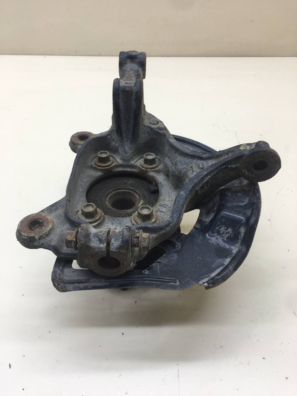 Кулак поворотный передний правый Mazda Mazda 3 (BM) 2013-2016