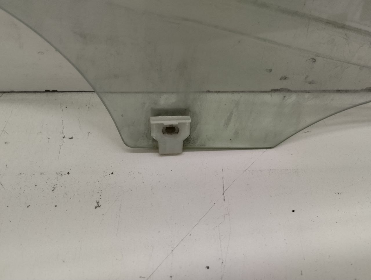 Стекло двери задней левой Mazda Mazda 6 (GG) 2002-2007 Стекло двери задней левой Mazda Mazda 6 (GG) 2002-2007